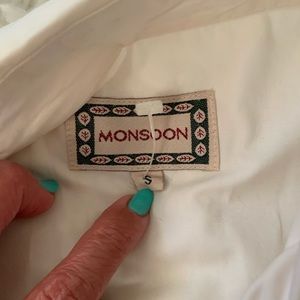 Monsoon London white longline shirt with dressy buttons, classy chic look 🤍🩷